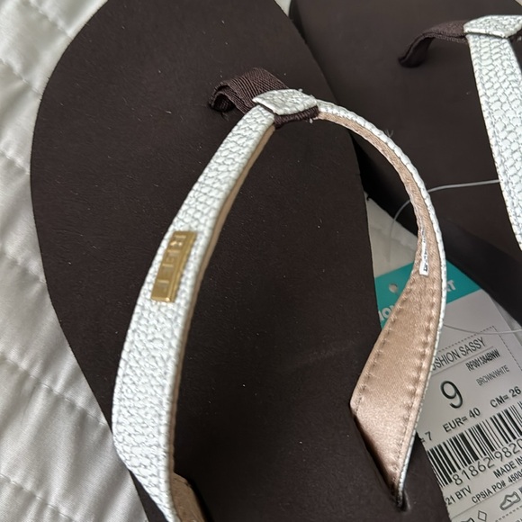 Reef Star Cushion Sassy Flipflops Size 9NWT - Picture 2 of 4